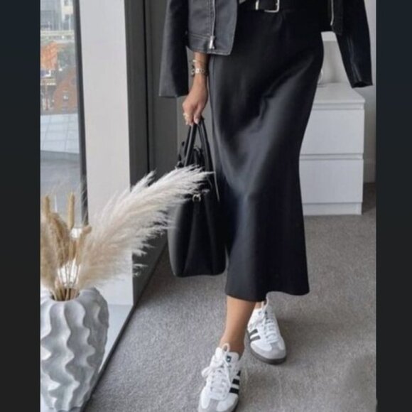 Renee C. Dresses & Skirts - Renee C. Satin Midi Skirt In Black, M